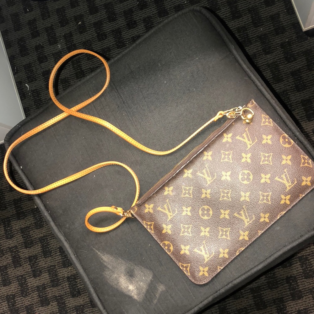 Louis Vuitton Pochette